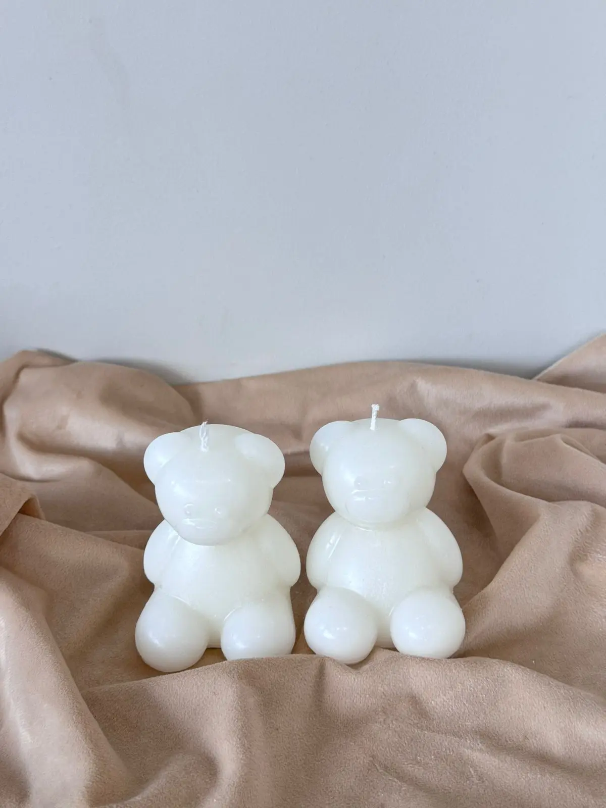 Candle of a big teddy bear.